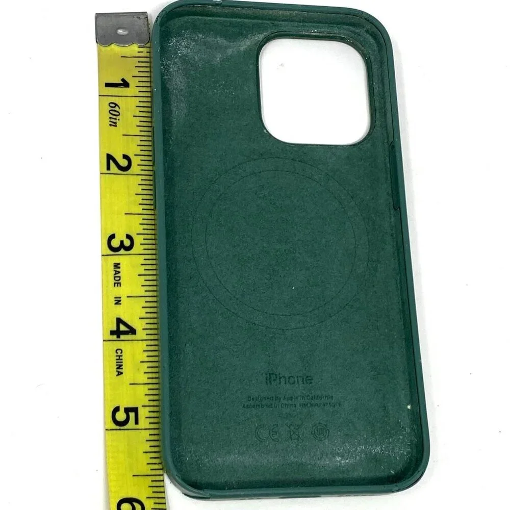 Apple iPhone 13 Silicone Case with MagSafe Green Preowned As Is